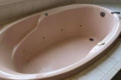 Bathroom Pink Jacuzzi Refinish - Before
