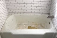 Refinished Tub St Charles - Before