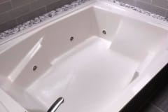 Bathroom Soaker Tub Refinish - After