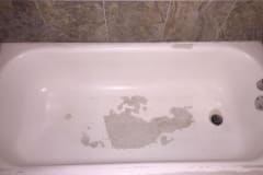 White Bathtub Before Refinish