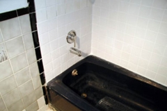 Black Bathtub Refinish St Charles IL - Before