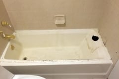 St Charles Fiberglass Tub Repair - Before