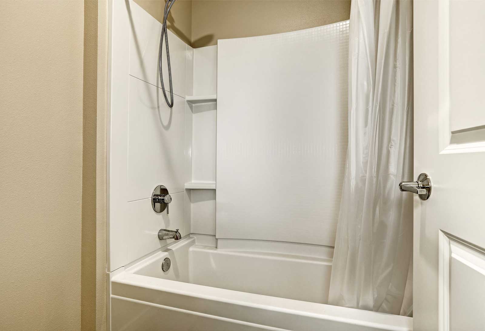 Fiberglass Bathtub & Shower Repair Experts in St Charles IL